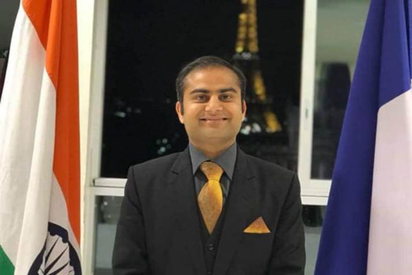Defence: Diplomat from MP sends off Rafale from France to India