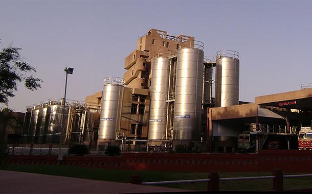 1280px-Amul_Plant_at_Anand