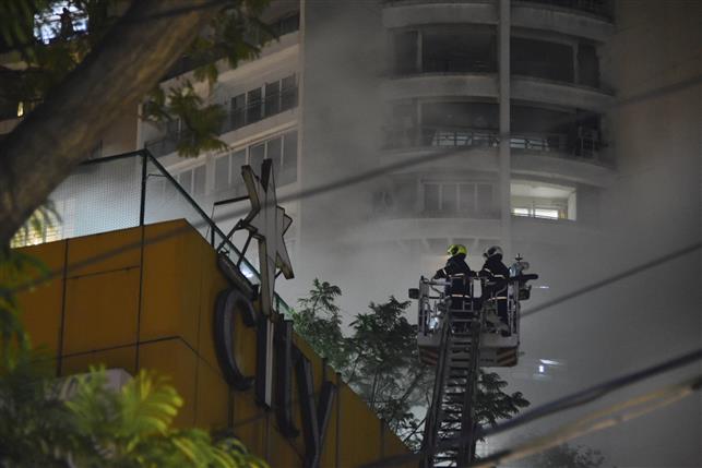 Huge Fire in Mumbai Central Mall, Two Firemen Injured