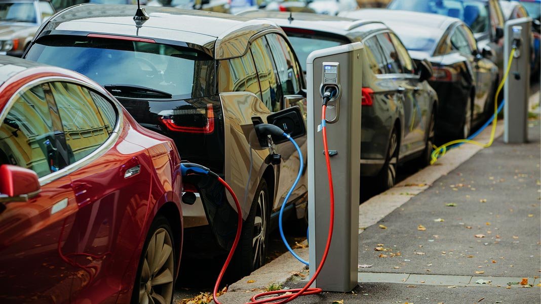 Delhi to be Made “Electric Vehicle Capital:” Minister