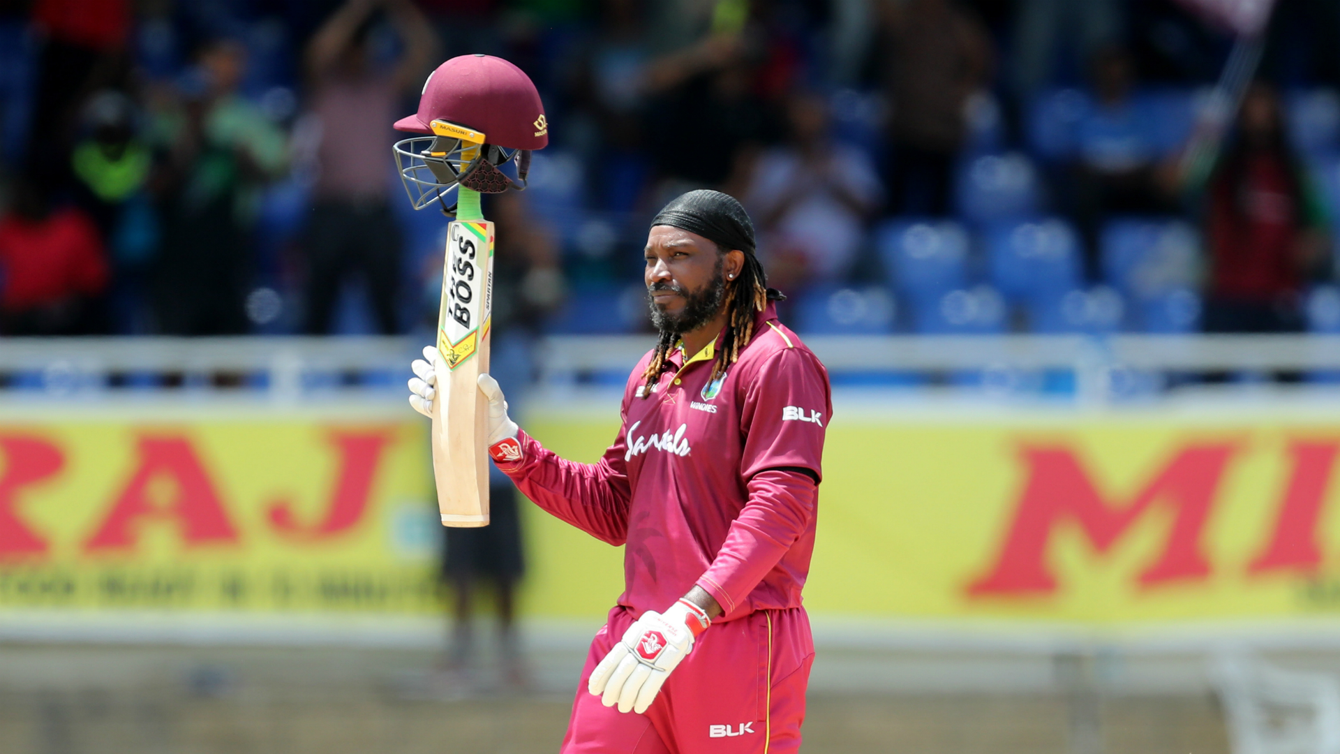 Cricket: Chris Gayle becomes the first batsman to score 14000 runs in T20