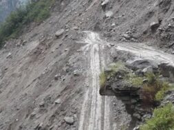Landslide-at-Badrinath-highway-after-heavy-rains