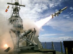 USS_Coronado_Launches_First_Over-The-Horizon_Missle_Using_a_Harpoon_Block_1C_Missile_in_Pacific_Ocean,_July_19,_2016 (1)_0