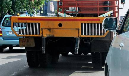 Dusty number plates on vehicles can be fined Rs.2,000