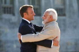 Macron-hugs-Modi-Revoi