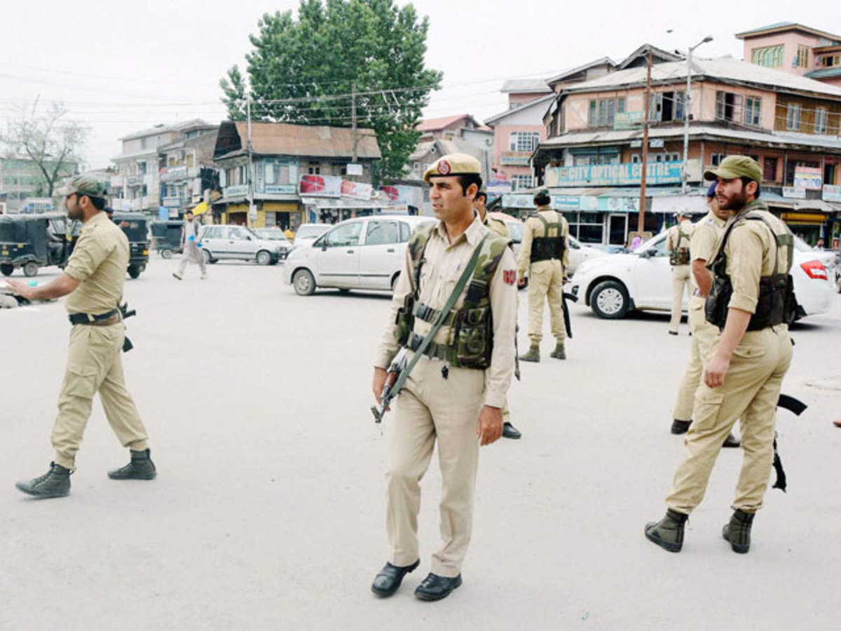Police Officer Killed in Firing by Militants in Srinagar