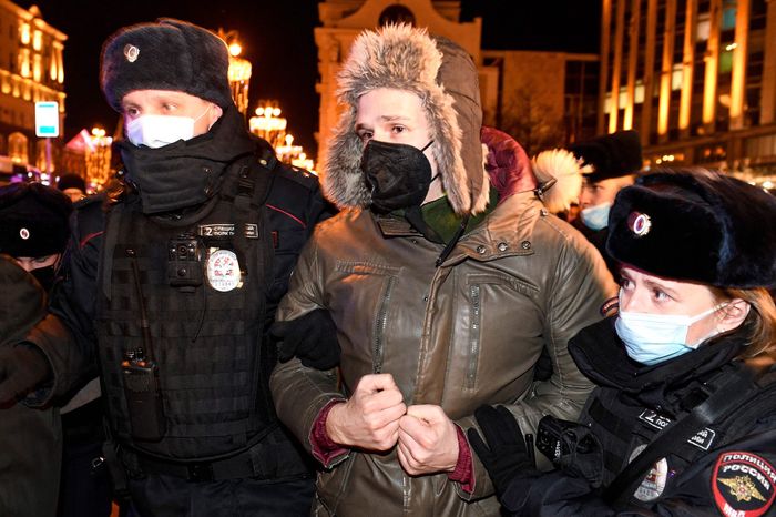 Protest against attack on Ukraine began in Russia, Local Police Detained 1700 protester