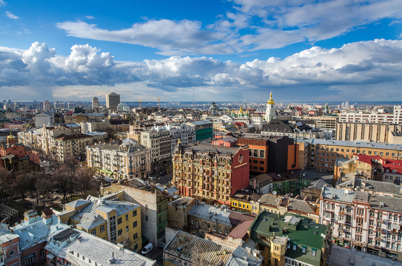 Fight on “Street y Street” for Control of Ukraine Capital