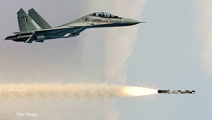 Defense: IAF Tests BrahMos Supersonic Missile From Sukhoi Jet
