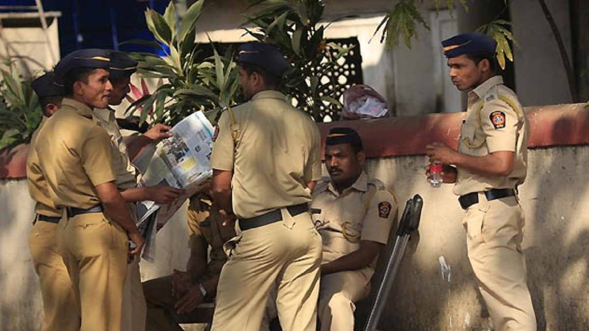 Hanuman Chalisa Row: Police Deployed For Protection of Maharashtra CM at his Residence