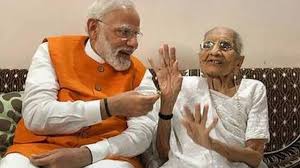 Heeraba Entered 100th Year, Modi Washed Her Feet