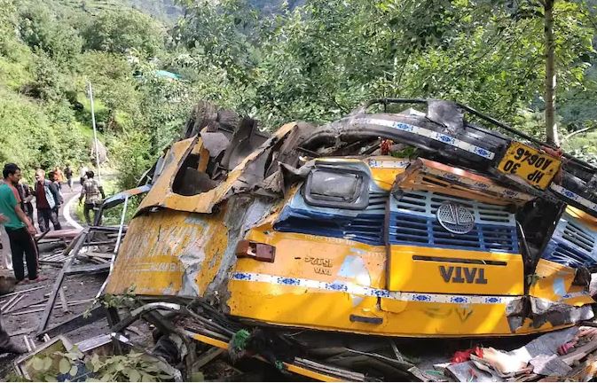 Himachal Pradesh: At least 16 killed in road accident in Kullu