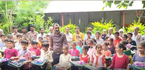 Gujarat Policeman Adopts 100 Children, Promises to Pay for their Education