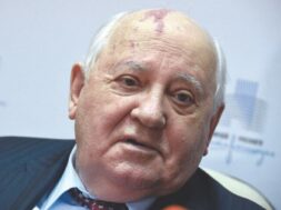 Mikhail Gor­bachev