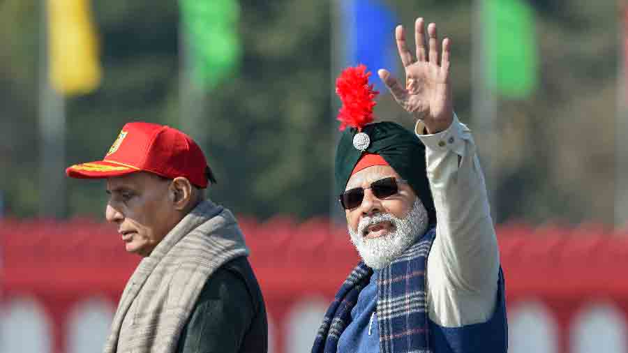 Modi Cautions Youths against Attempts to Divide the Country