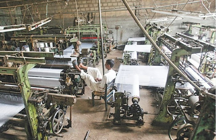 Roving Periscope: 30 lakh textile, other workers may lose jobs in Pakistan