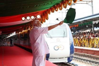 Modi’s Triumphant Trip to Kerala, Inaugurates State’s First Vande Bharat Express and also Kochi Water Metro