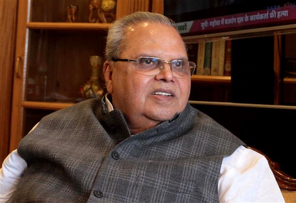 Alleged Fraud by Anil Ambani Insurance Company, Satya Pal Malik Called by CBI as Witness  