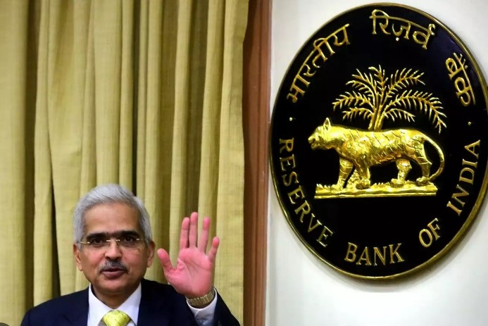Economy: RBI retains repo rate at 6.5%, raises growth outlook in FY24