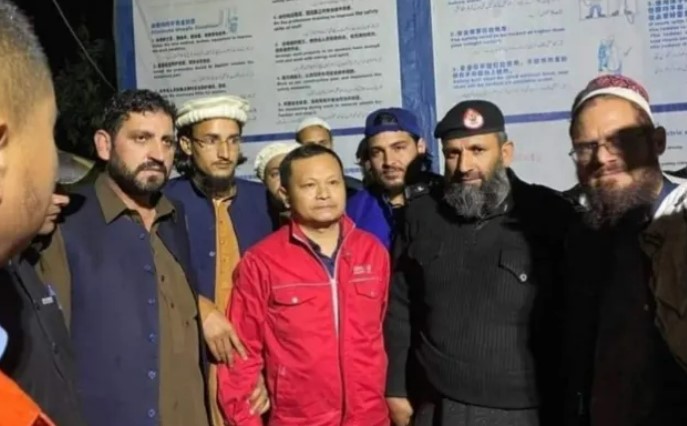 Ramadan: Pak police arrest a Chinese engineer for his “blasphemous” remarks