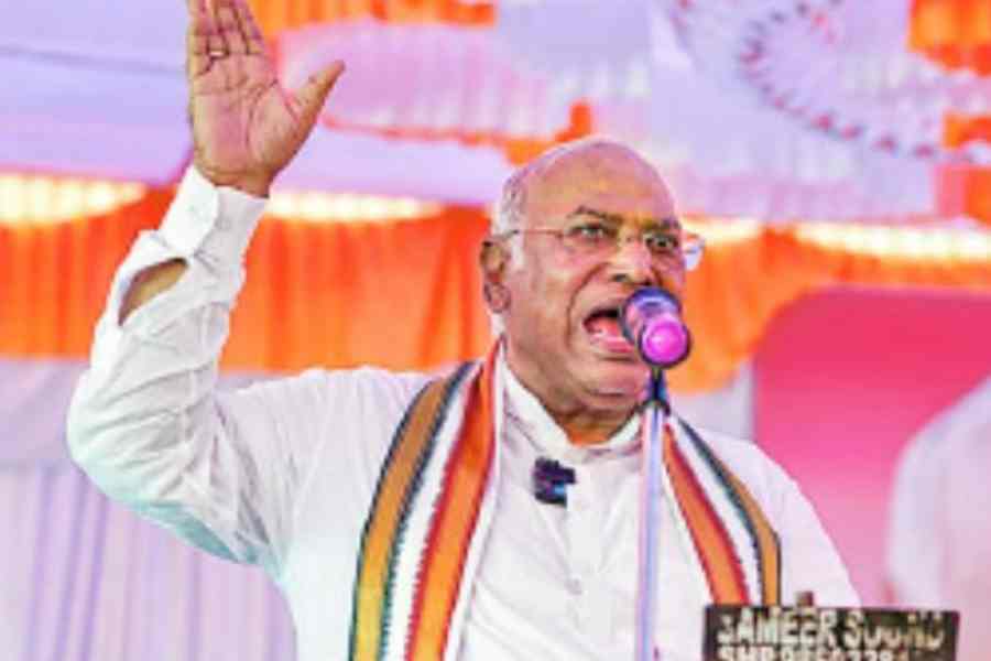 Congress Alleges Plot to Assassinate Kharge and His Family, BJP Denies but Promised to Inquire