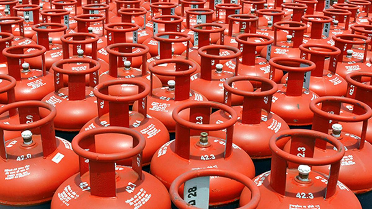 Centre Cuts LPG Gas Cylinder Prices by Rs 200