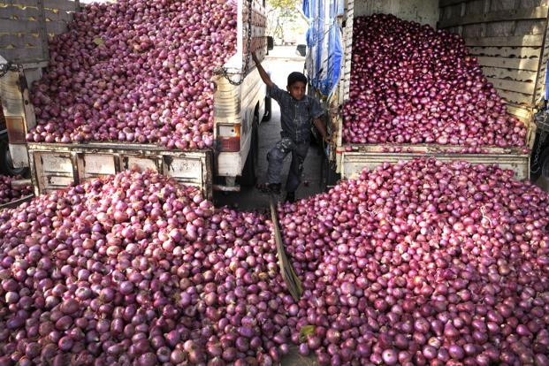 Centre Announces Additional Onion Procurement as Wholesale Markets Remained Closed