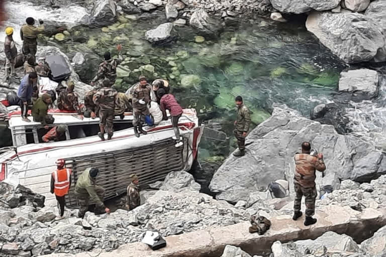 9 Soldiers Killed in Road Accident in Ladakh