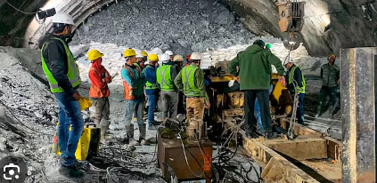 Tunnel Collapse: Rescue Operations Hampered by Landslide and “Faulty Equipment”