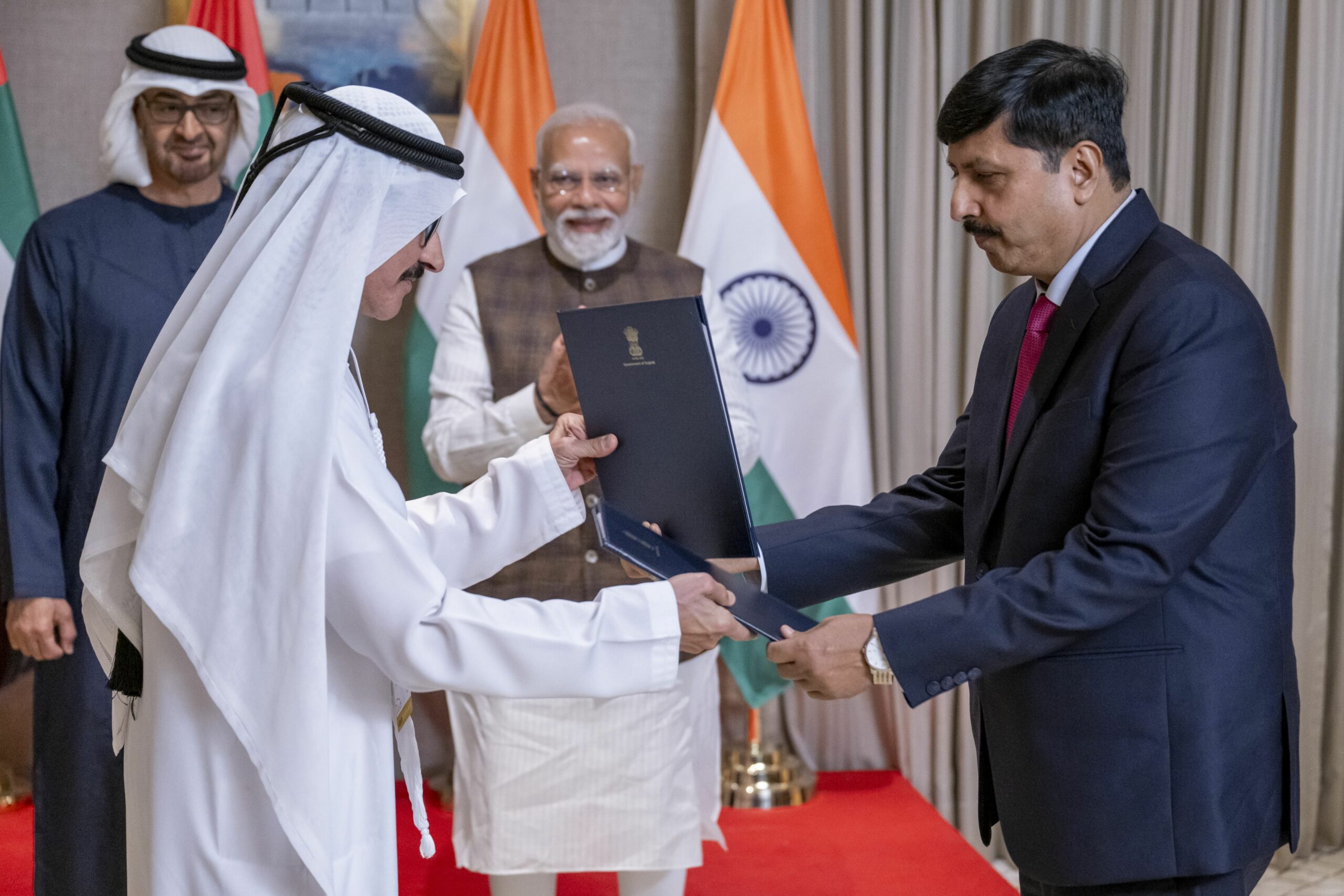 GUJARAT AND DP WORLD SIGN AGREEMENTS TO STRENGTHEN LOGISTICS IN THE INDIAN STATE