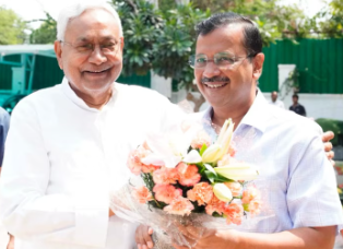 Kejriwal Softly Rebukes Nitish Kumar, Believes his Action will Benefit Opposition
