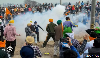 Protesting Farmers Tear Gassed, Give Call for “Rail Roko” in Punjab