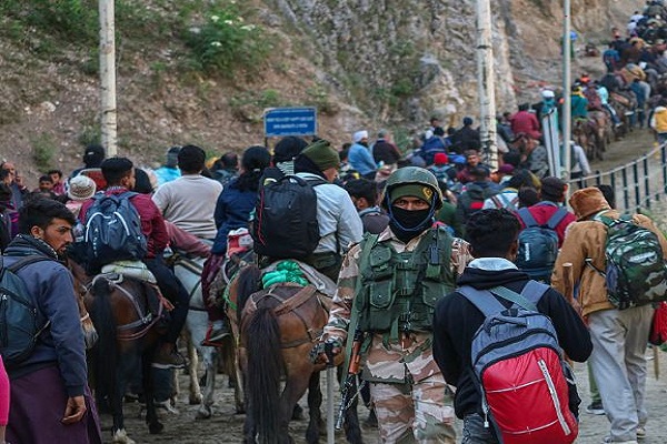 Amarnath Yatra: Over Two Lakh Devotees Offer Prayers, Fresh Batch of 6,143 Leaves for Kashmir