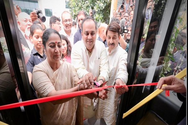 Delhi CM Rekha Gupta flags off ‘U-Special’ buses for college students