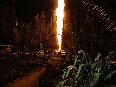 Fire at illegal oil well in Indonesia kills three, hundreds evacuated