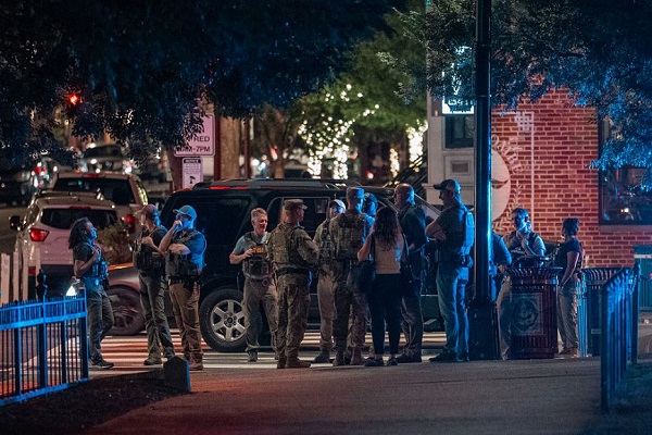 US National Guard troops in Washington to begin carrying weapons, officials say