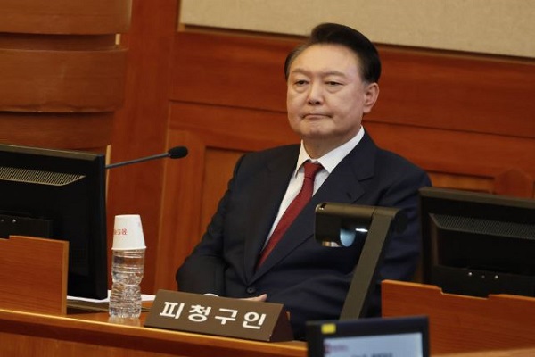 South Korea’s ex-leader Yoon Suk Yeol lay on floor of cell and refused to be questioned, prosecutors say