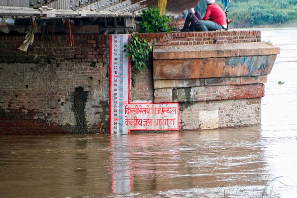 Delhi: Yamuna river continues to flow near danger mark; IMD issues alert for rain in neighbouring states