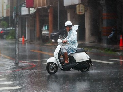 Southern Taiwan lashed by torrential rain, four dead, more than 5,900 evacuated