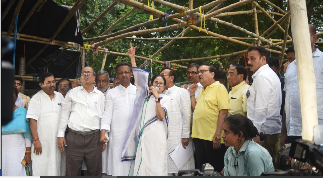 TMC Fumes over Dismantling of its Protest Stage in Kolkata by Army