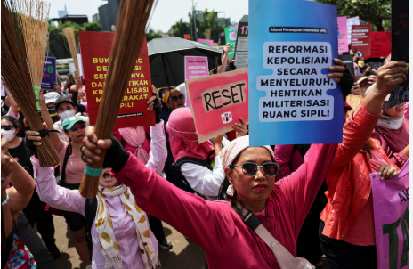 Indonesia: As President flew to China, angry women protest against profligacy