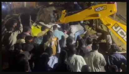 18 Killed in Bus Buried under landslide Debris