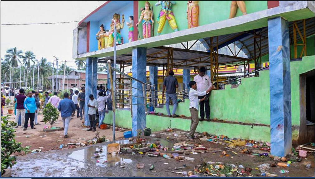 9 Killed in Stampede in “Mini Tirupati” Temple in Andhra Pradesh