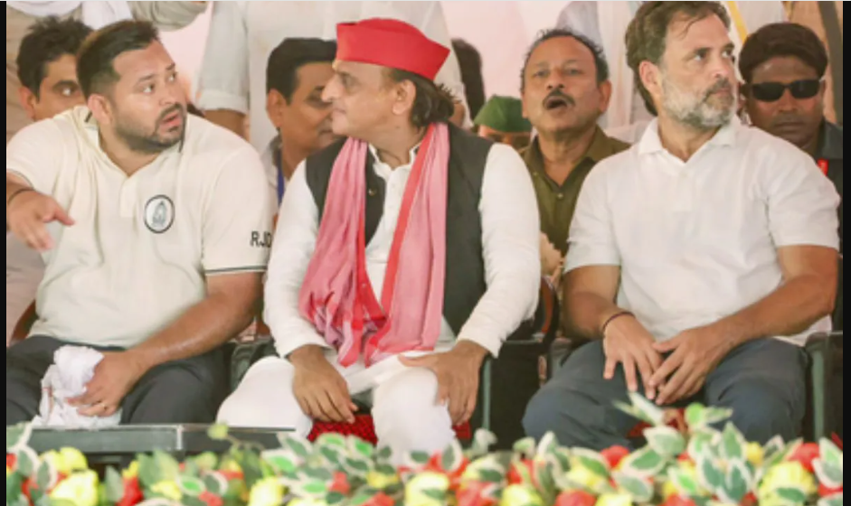 Tharoor Article Helps BJP Attack Mahagathbandhan in Poll-Bound Bihar