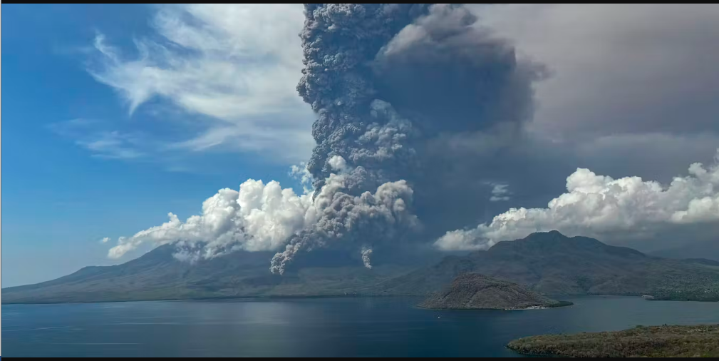 Ethiopian Volcanic Eruption Impacting Western India, Flights Affected