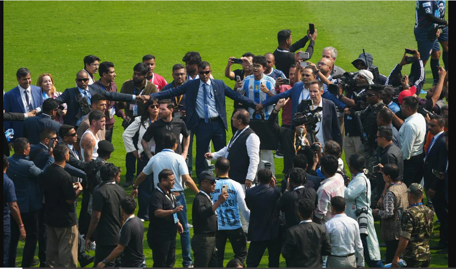 Heads Rolling in Kolkata over Messing up Messi Event at Salt Lake Stadium