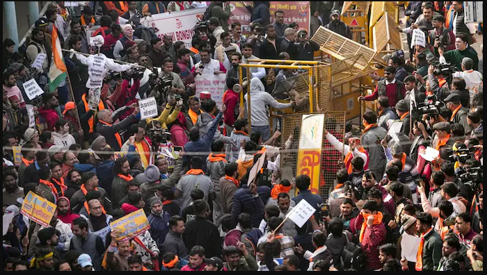 Massive Protest Demonstrations in Delhi, Kolkata and other Centres against Killing of Hindu Youth in Bangladesh