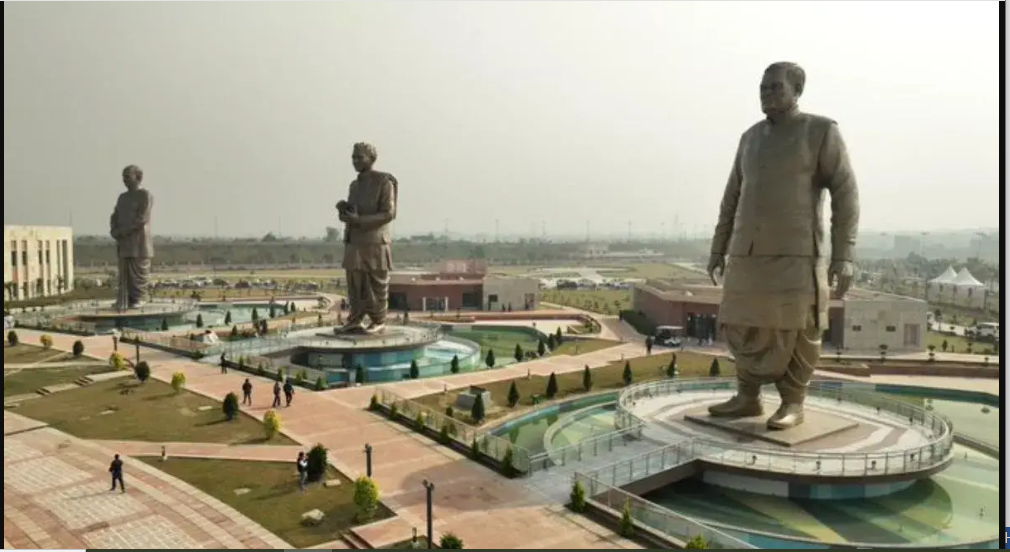 Modi Unveils Rashtra Prerana Sthal, Attacks Congress for Promoting One Family