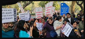 Unnao Rape Case: CBI to Challenge in SC Delhi High Court order Suspending Senger’s Sentence, Protesters Stage Dharna