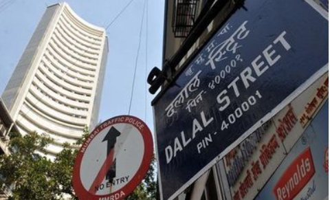 Markets: Geopolitics, IT losses pull Sensex, Nifty down over 1%